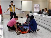 Katılımcıların kaynaşması amaçlı ısınma oyunları oynatıldı