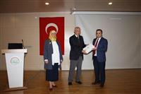 Bursa Gıda ve Yem Kontrol Merkez Araştırma Enstitüsü Müdürü Yıldıray İSTANBULLU tarafından Uz.Dr. Mustafa DEMİRÖZ' e eğitim sunusun'dan dolayı teşekkür belgesi verildi.